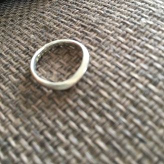 【アトリエ・フランシスカ】の口コミ オリジナルで作れるところ
指輪内の刻印も自分たちでできるところ
作業工...