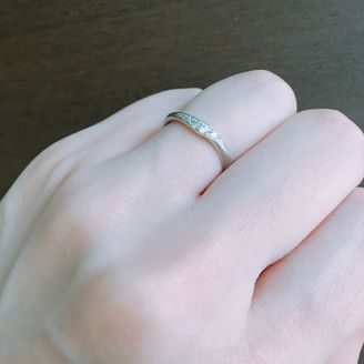 【ENUOVE(イノーヴェ)】の口コミ 指にはめたときのデザインの可愛さで決めました。写真でみる感じとつけた感...