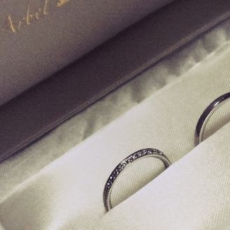 【アーヴェルシュシュ(arbel shushu)】の口コミ 婚約指輪を夫が買ってきてくれたブランドで結婚指輪も決めようと思ったのが...