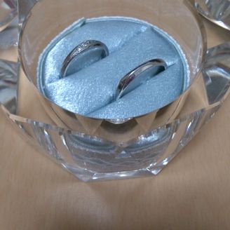 【LOVE=Platinum】の口コミ ダイヤの入っている指輪を探していました。少しカーブがついているのと真っ...