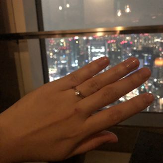 【さくらダイヤモンド】の口コミ シンプルなデザインが好みだったので、ダイヤが一粒ついたものにしました。...