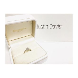 【Justin Davis Bridal(ジャスティンデイビスブライダル)】の口コミ 結婚前からこちらのブランドが大好きで、ブライダルリングも必ずここで購入...