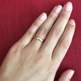 【レイジースーザン(LAZY SUSAN)】の口コミ 色黒夫婦なので、指輪は18金と決めてました。
華奢すぎないけど目立ちす...