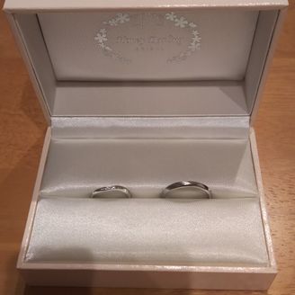 【Honey Darling(ハニーダーリン)】の口コミ キラキラしていてかわいい見た目のものを探していました。理想通りダイヤの...