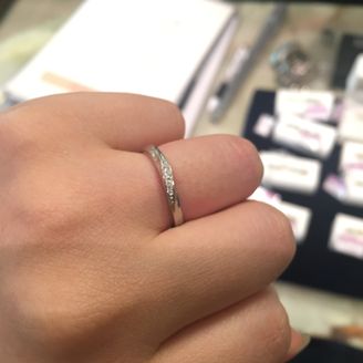【美輪宝石】の口コミ 結婚指輪、二つで99800円のものから選んでましたが、種類はそこまで多...