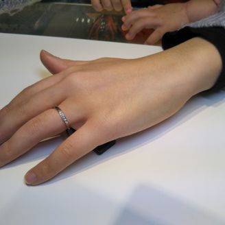【ナカニワ　ファインダイヤモンド】の口コミ 他の人からの指輪の見え方にもこだわりがあるデザインで、模様やダイヤモン...