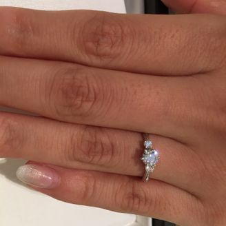 【MIKIMOTO(ミキモト)】の口コミ ダイヤが３つ並んでるいる
婚約指輪を探していたので
探していたものがあ...