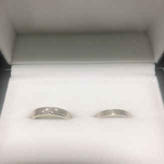 【IMMORTAL MAULOA COLLECTION(イモータル マウロア コレクション)】の口コミ 彫り柄だけどシンプルで使いやすいです！
色も色々選べますし、ハニーゴー...