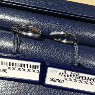 【BLUE STAR(ブルースター)】の口コミ ラインがすごくきれいでした。
小さなダイヤが入っていて、流れ星のような...