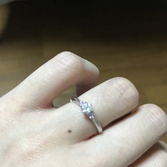 【アクセサリーPePe(ペペ)】の口コミ 二人で見て、悩んで、確かめて、決めました。二人ともまだ若いので(20代...