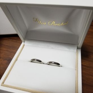 【PILOT BRIDAL(パイロットブライダル)】の口コミ ずっとつけられるようにシンプルなデザインのものを探しており、いくつか提...