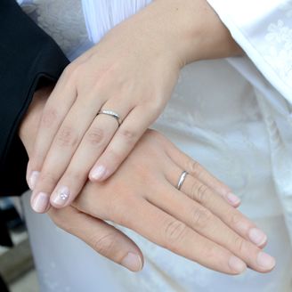 【jour en jour】の口コミ ペアで購入する結婚指輪の場合、女性側のデザインは素敵でも、男性側がシン...