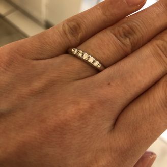 【ROYAL ASSCHER(ロイヤル・アッシャー)】の口コミ ダイヤモンドの品質がとても良いです。輝きもカットも最高品質だと思います...