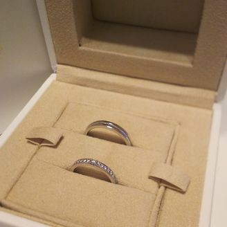 【et TOUJOURS(トゥージュール)】の口コミ デザインは派手すぎず地味すぎず、宝石のキラキラ感は欲しかったので、まさ...