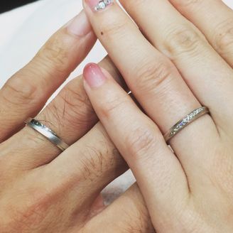 【TIARA(ティアラ)】の口コミ 私が12万、主人は10万円の指輪を購入しました。
私が金属アレルギーの...