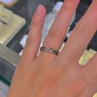 【Justin Davis Bridal(ジャスティンデイビスブライダル)】の口コミ ゴツくて可愛く、ペア感や結婚指輪ぽさよりも、私達らしいものを選びました...