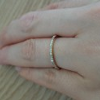 【Tanje(タンジェ)】の口コミ 地金がイエローゴールドで細い、ダイヤモンドのフルエタニティリングを探し...