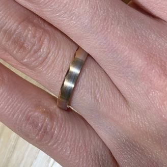 【PROPONERE(プロポネール)】の口コミ イエローゴールドやピンクゴールド、プラチナなどが組み合わさった個性的な...