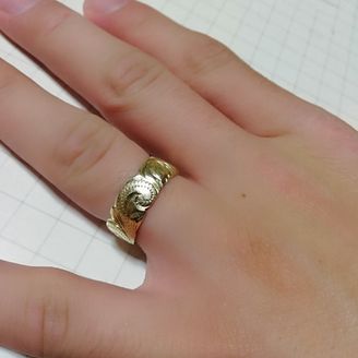 【MAILE(マイレ)】の口コミ 一般的な結婚指輪は男性用も細身のものが多く、優しい印象のものが多いです...