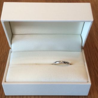 【et toi(エトワ)】の口コミ 掌側が指輪の幅が細くなっています。はめていて、とても自然で心地よいです...