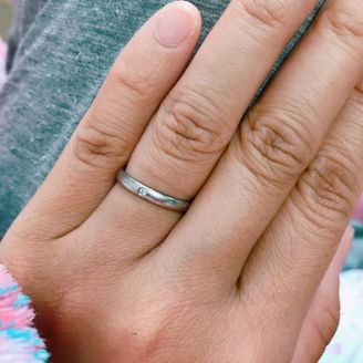 【DAMIANI(ダミアーニ)】の口コミ シンプルなデザインを探して、この指輪に辿りつきました。
シンプルな指輪...