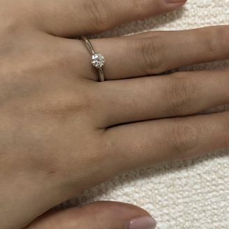 【近鉄百貨店】の口コミ 婚約指輪はブランドよりも質重視で決めたかったのでこちらに決めました。カ...