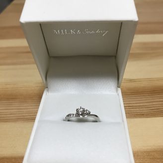 【MUQBEL(ムクベル)】の口コミ 丈夫なプラチナ素材であること、私の誕生石が使われていること、シンプルで...