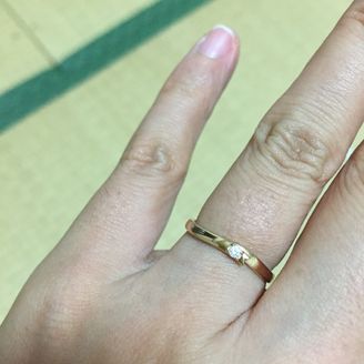 【ジル スチュアート(JILLSTUART)】の口コミ 私の色が色黒なため目立たないようにピンクゴールドにしました。また、リン...