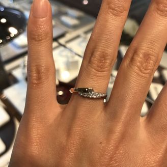 【宝石工房ヴァンモア】の口コミ 着け続ける予定ではないので、シンプルな結婚指輪よりも少しデザイン性があ...