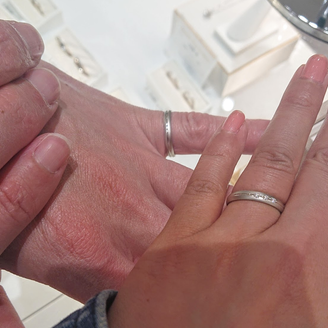 【TAKE-UP(テイクアップ)】の口コミ 幅が太すぎず細すぎず、全体ではないツヤ消しがされているもの、男性用はシ...