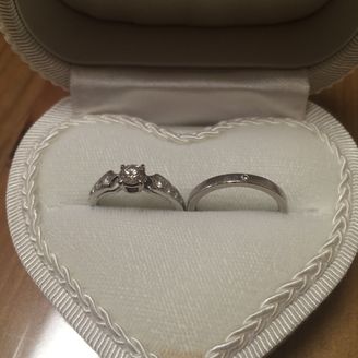 【一九宝飾】の口コミ 婚約指輪も普段付け出来るように高さが出ない、カジュアルなデザインを探し...