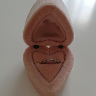 【グッチ(GUCCI)】の口コミ 事前にホームページで商品を見て気になっており、実際につけたきに指がとて...