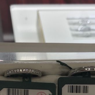 【都民共済(とみんきょうさい)】の口コミ エタニティーデザインの指輪です。
切れ目なくつながるデザインが、結婚指...