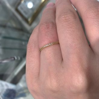 【A・D・A(エー・ディー・エー)】の口コミ 基本的にシンプルなリングが多い中、個性的なデザインであるので目に止まり...