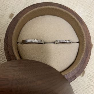 【COLANY(コラニー)】の口コミ 「婚約指輪と結婚指輪を重ねづけしたい」とお店の方に要望を伝えたところ、...