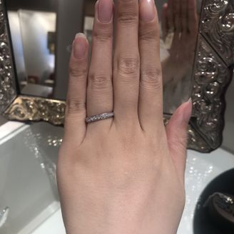 【CAPUANO(カプアーノ)】の口コミ ハーフエタニティの指輪をずっと探し回っていたのですが、ダイヤが小さかっ...