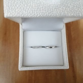 【TOWAIYOU(トワイユ)】の口コミ 女性用の指輪ソナーレはダイヤが施されており、指にはめた途端指輪が強調さ...