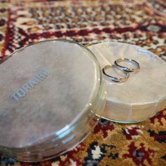 【Lovignette(ラヴィネット)】の口コミ 氷が溶けるイメージの少し珍しいデザインではあるものの、シンプルで付けや...