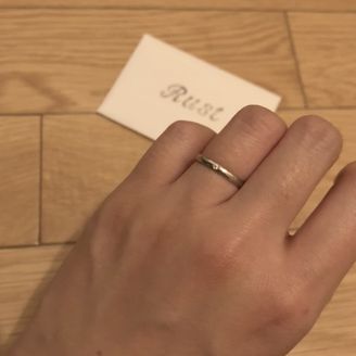 【RUST made in england】の口コミ 長く使うものなので、デザインは派手すぎず、太すぎず、主張が強くならない...