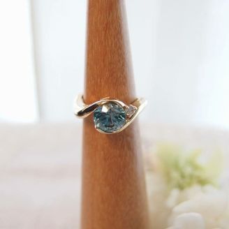 【野口裕子】の口コミ 完全オーダーメイド
祖母から譲り受けた形見の指輪の石だけ
使って、ダイ...