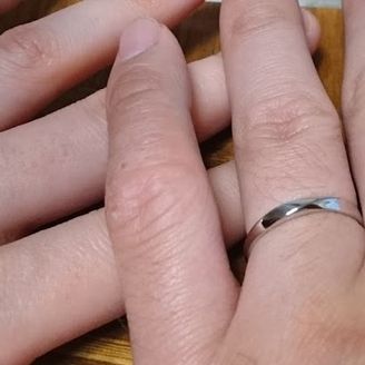 【ツインズキューピッド(Twins Cupid)】の口コミ シンプルで、毎日肌身離さず付けていられる指輪を探していました。
こちら...