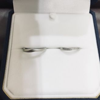 【Douxmiere bijou SOPHIA(ドゥミエール ビジュソフィア)】の口コミ ・1つ10万未満の予算
・ウェーブタイプで新婦側にはダイヤがある
を条...