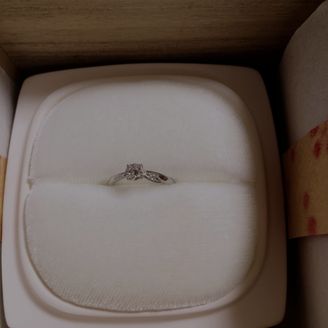 【俄(にわか)】の口コミ 友達や身近な人が持っていないブランドのもので、シンプルで上品なデザイン...