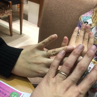 【Preuve(プルーヴ)】の口コミ 結婚10周年の記念に今までつけていた結婚指輪と重ねてつけられる指輪を探...