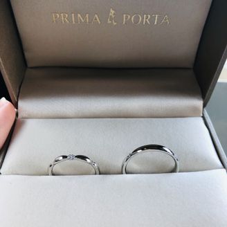 【PRIMA PORTA(プリマポルタ)】の口コミ デザインで決めました。ダイヤが入っているものが良く、派手すぎない華奢な...