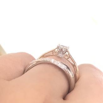 【LAPAGE(ラパージュ)】の口コミ 自分がつけてテンションの上がる商品がいいと、他店舗のスタッフに言われて...