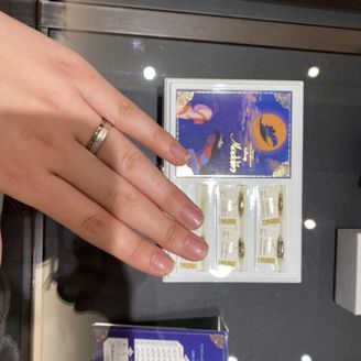 【Disney PRINCESS Aladdin(ディズニープリンセスアラジン)】の口コミ この指輪のおすすめポイントは、アラジンのストーリーを表すデザインが彫ら...