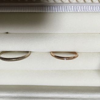 【ジル スチュアート(JILLSTUART)】の口コミ 指輪は旦那さんのはゴールド、わたしのはピンクゴールドがいいなと思ってい...