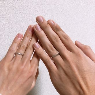 【HOSHI no SUNA 星の砂(ほしのすな)】の口コミ お互いに普段は指輪を一切つけないため、指輪買っても着けるかな？とすこし...