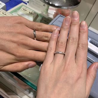 【NINA RICCI(ニナリッチ)】の口コミ 決め手は、婚約指輪のデザインにマッチしているか、です。婚約指輪も毎日付...